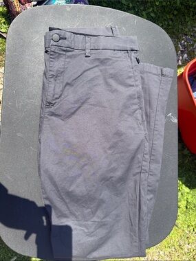 Old Navy Men's Dark Gray Chino Pants - Straight Fit